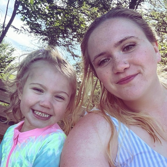 Meet your Posher, Elizabeth - Picture 5 of 6